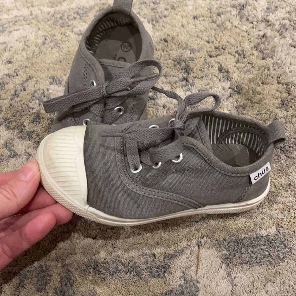 Toddler chus. Size 28. - Picture 3 of 4